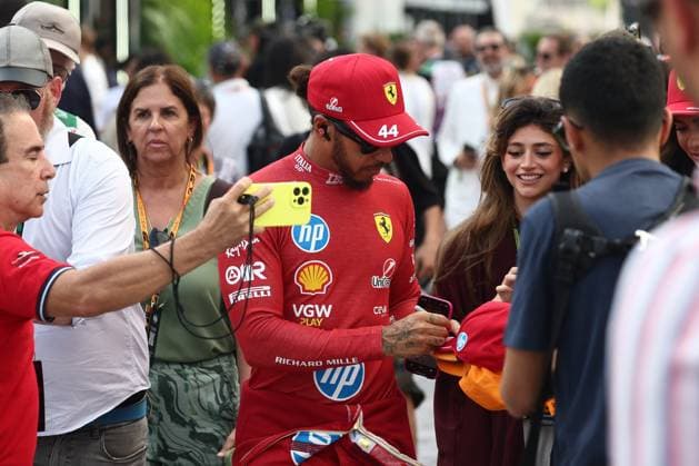 F1 Saudi Arabian Grand Prix 2025 Practice 3 Lewis Hamilton of Ferrari before third practice ahead of the Formula 1 Saudi Arabian Grand Prix at Jeddah Corniche Circuit in Jeddah, Saudi Arabia on April 19, 2025. Jeddah Saudi Arabia  Copyright: xJakubxPorzyckix originalFilename:porzycki-f1saudia250419_npZmL.jpg