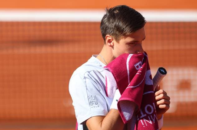 Fabian Marozsan HUN is unhappy in semi-final against Zverev Tennis BMW Open by Bitpanda ATP 500 Munich 19 04 2025 PHOTO Mladen Lackovic LakoPress
