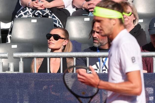 blurred in the foreground Alexander Zverev, girlfriend Sophia Thomalla in the players box Tennis BMW Open 2025 ATP MTTC Iphitos Munich Germany April 19, 2025 Copyright: xJuergenxHasenkopfx