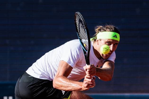 BMW Open Munich ATP 500 19 04 2025 Alexander Zverev Germany in match against Fabian Marozsan Hungary , Semi Final BMW Open by Bitpanda Munich ATP 500 Day 8, Munich, MTTC Iphitos on 19 04 2025 Copyright: xBEAUTIFULxSPORTS Wunderlx