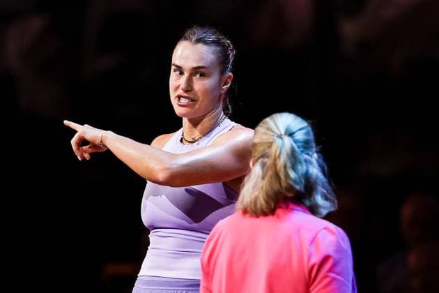 in the picture Aryna Sabalenka complains about an alleged wrong decision Aryna Sabalenka vs Elise Mertens BEL GER, Porsche Tennis Grand Prix GP Stuttgart 2025, WTA500, 19 04 2025 GER, Porsche Tennis Grand Prix GP Stuttgart 2025, WTA500, 19 04 2025 Stuttgart Copyright: xEibner-Pressefoto RogerxBuerkex EP