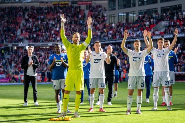 Oliver Baumann TSG Hoffenheim, 01 , Finn Ole Becker TSG Hoffenheim, 20 , Christian Ilzer TSG Hoffenheim, Trainer , Andrej Kramaric TSG Hoffenheim, 27 , Adam Hlozek TSG Hoffenheim, 23 and team are disappointed about the defeat and thank the fans who traveled with them, GER, SC Freiburg SCF vs TSG 1899 Hoffenheim TSG , Soccer Bundesliga, Matchday 30, Season 2024 2025, 19 04 2025 DFB DFL regulations prohibit any use of photographs as image sequences and or quasi video GER, SC Freiburg SCF vs TSG 1899 Hoffenheim TSG , Soccer Bundesliga, Matchday 30, Season 2024 2025, 19 04 2025 Freiburg Copyright: xEibner-Pressefoto Memmlerx EP_MMR