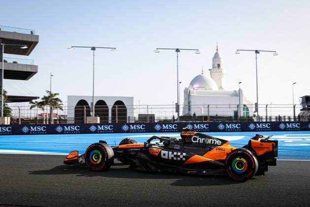 F1 - SAUDI ARABIAN GRAND PRIX 2025 04 NORRIS Lando (gbr), McLaren F1 Team MCL39, action during the Formula 1 STC Saudi Arabian Grand Prix 2025, 5th round of the 2025 FIA Formula One World Championship, WM, Weltmeisterschaft from April 18 to 20, 2025 on the Jeddah Corniche Circuit, in Jeddah, Saudi Arabia - JeddahSaudi Arabia  Copyright: xANTONINxVINCENTx