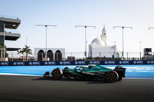 F1 - SAUDI ARABIAN GRAND PRIX 2025 14 ALONSO Fernando (spa), Aston Martin F1 Team AMR24, action during the Formula 1 STC Saudi Arabian Grand Prix 2025, 5th round of the 2025 FIA Formula One World Championship, WM, Weltmeisterschaft from April 18 to 20, 2025 on the Jeddah Corniche Circuit, in Jeddah, Saudi Arabia - JeddahSaudi Arabia  Copyright: xANTONINxVINCENTx