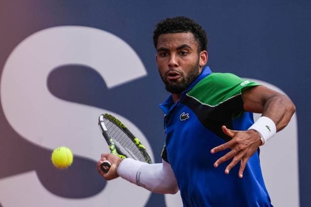 April 19, 2025, Barcelona, Barcelona, Spain: Arthur Fils of France during the semifinals between Carlos Alcaraz of Spain on Barcelona Open Banc Sabadell Trofeo Conde de Godo on April 19, 2025 in Barcelona, Spain. Barcelona Spain - ZUMAs316 20250419_znp_s316_095 Copyright: xMartixSeguraxRamonedax