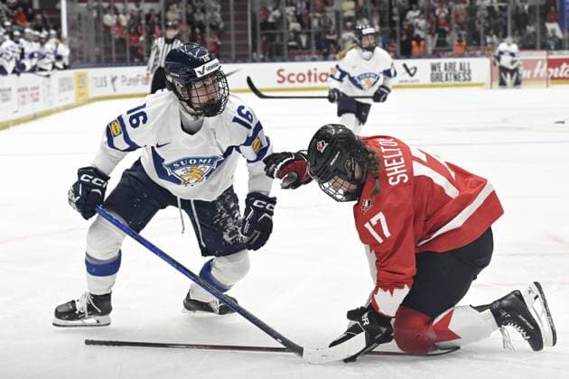 Finland s Petra Nieminen (L) and Canada s Ella Shelton during the IIHF Women s Ice hockey, Eishockey World Championship, WM, Weltmeisterschaft semifinal match between Canada and Finland in Ceske Budejovice, Czechia, on April 19, 2025. Ceske Budejovice Czechia LKFTJK20250419203213CKRP  Copyright: xEmmixKorhonenx LKFTJK20250419203213CKRP