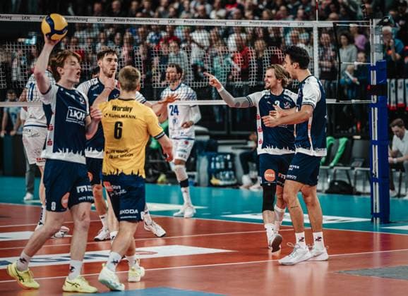 Volleyball Men Season 2024 2025 Volleyball Bundesliga Playoff Semifinal Game 5 SVG Lüneburg vs VfB Friedrichshafen 19 04 2025 The SVG Lüneburg team cheers Lüneburg LKH Arena Niedersachsen Germany