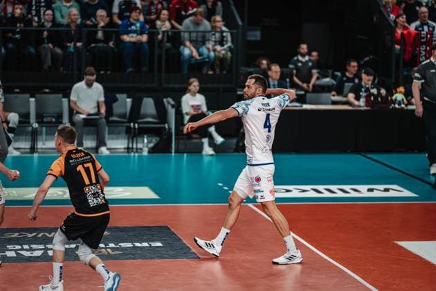 Volleyball Men Season 2024 2025 Volleyball Bundesliga Playoff Semifinal Game 5 SVG Lüneburg vs VfB Friedrichshafen 19 04 2025 Tim Peter 4 VfB Friedrichshafen cheers Lüneburg LKH Arena Niedersachsen Germany