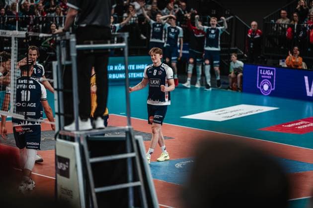 Volleyball Men Season 2024 2025 Volleyball Bundesliga Playoff Semifinal Game 5 SVG Lüneburg vs VfB Friedrichshafen 19 04 2025 Oskar Alve Espeland 9 SVG Lüneburg cheers Lüneburg LKH Arena Niedersachsen Germany