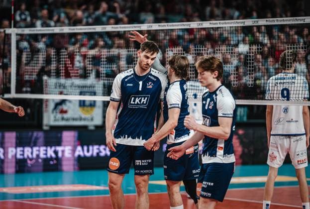 Volleyball Men Season 2024 2025 Volleyball Bundesliga Playoff Semifinal Game 5 SVG Lüneburg vs VfB Friedrichshafen 19 04 2025 The SVG Lüneburg team cheers Lüneburg LKH Arena Niedersachsen Germany