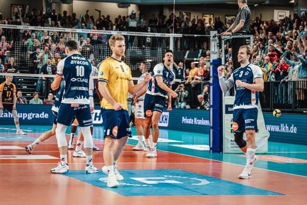 Volleyball Men Season 2024 2025 1 Volleyball Bundesliga Men Semifinal SVG Lüneburg vs VfB Friedrichshafen 19 04 2025 SVG Lüneburg cheers after winning the set, in the middle Xander Wolf Wassenaar Ketrzynski 11, SVG Lüneburg Lüneburg LKH Arena Niedersachsen Germany