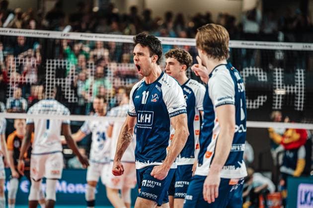 Volleyball Men Season 2024 2025 1 Volleyball Bundesliga Men Semifinal SVG Lüneburg vs VfB Friedrichshafen 19 04 2025 Xander Wolf Wassenaar Ketrzynski 11, SVG Lüneburg cheers after winning the set Lüneburg LKH Arena Niedersachsen Germany