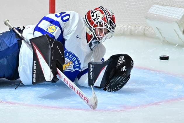 Goalkeeper Emilia Kyrkko of Finland gives up second goal during the Ice hockey, Eishockey IIHF WomenÂ s World Championship, WM, Weltmeisterschaft semifinal match Canada vs Finland, Ceske Budejovice, Czech Republic, April 19, 2025. (CTKxPhoto VaclavxPancer) CTKPhotoP2025041905305  CTKPhotoP2025041905305