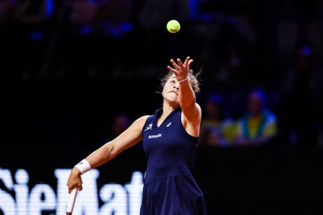 In the picture Jasmine Paolini Coco Gauff USA vs Jasmine Paolini ITA GER, Porsche Tennis Grand Prix GP Stuttgart 2025, WTA500, 19 04 2025 GER, Porsche Tennis Grand Prix GP Stuttgart 2025, WTA500, 19 04 2025 Stuttgart Copyright: xEibner-Pressefoto RogerxBuerkex EP