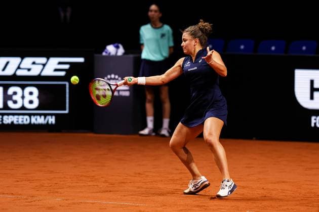 In the picture Jasmine Paolini Coco Gauff USA vs Jasmine Paolini ITA GER, Porsche Tennis Grand Prix GP Stuttgart 2025, WTA500, 19 04 2025 GER, Porsche Tennis Grand Prix GP Stuttgart 2025, WTA500, 19 04 2025 Stuttgart Copyright: xEibner-Pressefoto RogerxBuerkex EP