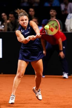 In the picture Jasmine Paolini Coco Gauff USA vs Jasmine Paolini ITA GER, Porsche Tennis Grand Prix GP Stuttgart 2025, WTA500, 19 04 2025 GER, Porsche Tennis Grand Prix GP Stuttgart 2025, WTA500, 19 04 2025 Stuttgart Copyright: xEibner-Pressefoto RogerxBuerkex EP