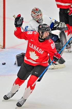 Julia Gosling of Canada and goalkeeper Emilia Kyrkko of Finland during the Ice hockey, Eishockey IIHF WomenÂ s World Championship, WM, Weltmeisterschaft semifinal match Canada vs Finland, Ceske Budejovice, Czech Republic, April 19, 2025. (CTKxPhoto VaclavxPancer) CTKPhotoP2025041905744  CTKPhotoP2025041905744