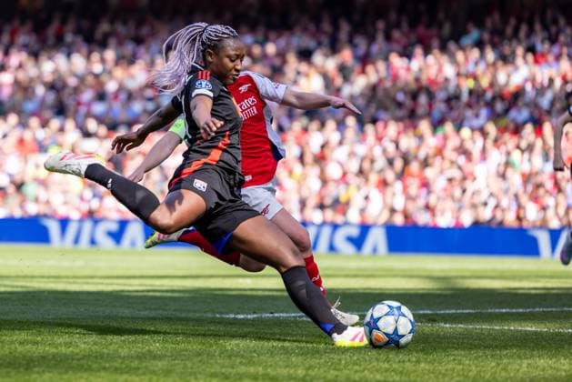 Football - 2024 2025 UEFA Women™s Champions League - Semi-Final - First Leg - Arsenal vs Olympique Lyonnais - Emirates Stadium - Saturday 19th April 2025 Kadidiatou Diani (Olympique Lyonnais) with a shot at the Arsenal goal at the Emirates Stadium COLORSPORT DANIEL BEARHAM  csp_ars_lyo_db_19042025_
