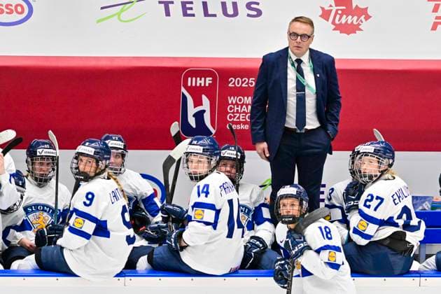 Coach Juuso Toivola of Finland during the Ice hockey, Eishockey IIHF WomenÂ s World Championship, WM, Weltmeisterschaft semifinal match Canada vs Finland, Ceske Budejovice, Czech Republic, April 19, 2025. (CTKxPhoto VaclavxPancer) CTKPhotoP2025041905746  CTKPhotoP2025041905746