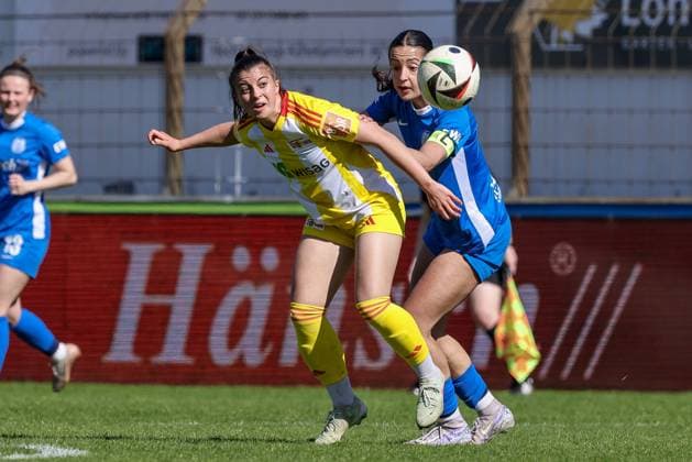from left Korina Janez 1 FC Union Berlin, 27 and Selma Licina SV Meppen, 18 in a duel, dynamic, action, action, game scene, THE DFB REGULATIONS PROHIBIT ANY USE OF PHOTOGRAPHS AS IMAGE SEQUENCES AND OR QUASI VIDEO , 19 04 2025, Meppen Germany , Football, 2 Womens Bundesliga, SV Meppen 1 FC Union Berlin xobx