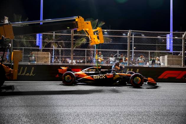 Formula 1 STC Saudi Arabian Grand Prix 2025 Alexis Perrin OVERTAKE MAXPPP - Jeddah 19 04 2025 04 NORRIS Lando (gbr), McLaren F1 Team, action crash during the Formula 1 STC Saudi Arabian Grand Prix 2025, the 5th round of the 2025 FIA Formula 1 World Championship, WM, Weltmeisterschaft on the Jeddah Corniche Circuit from April 17 to 20, 2025, in Jeddah, Saudi Arabia Jeddah Saudi Arabia  Copyright: xOVERTAKE MAXPPPxAlexisxPerrinx OVT202504204671 OVT202504204671