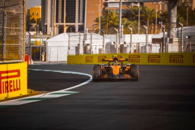 Formula 1 STC Saudi Arabian Grand Prix 2025 Alexis Perrin OVERTAKE MAXPPP - Jeddah 19 04 2025 04 NORRIS Lando (gbr), McLaren F1 Team, action during the Formula 1 STC Saudi Arabian Grand Prix 2025, the 5th round of the 2025 FIA Formula 1 World Championship, WM, Weltmeisterschaft on the Jeddah Corniche Circuit from April 17 to 20, 2025, in Jeddah, Saudi Arabia Jeddah Saudi Arabia  Copyright: xOVERTAKE MAXPPPxAlexisxPerrinx OVT202504204715 OVT202504204715