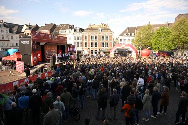 Amstel Gold Race 2025 cycling race VALKENBURG, THE NETHERLANDS - APRIL 20 : illustration picture of the start Grote-Markt Maastricht during the Men Elite UCI World Tour 59th Amstel Gold Race cycling race with start in Maastricht and finish in Valkenburg (255,9 km) on April 20, 2025 in Valkenburg, The Netherlands, 20 04 2025 ( Motordriver Kenny Verfaillie & Valkenburg The Netherlands  Copyright: xNicoxVereeckenx
