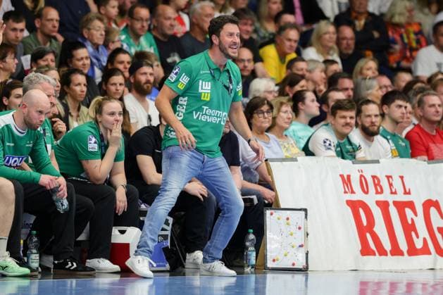 BAU 19 04 2025 Göppingen Handball FRISCH AUF Göppingen vs THW Kiel, Coach Benjamin Matschke Göppingen