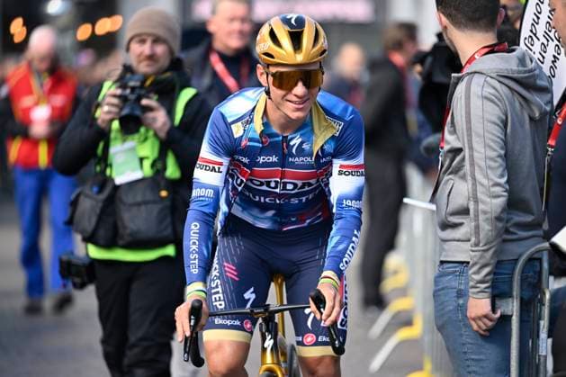 Amstel Gold Race 2025 cycling race VALKENBURG, THE NETHERLANDS - APRIL 20 : Evenepoel Remco (BEL) of Soudal Quick-Step during the Men Elite UCI World Tour 59th Amstel Gold Race cycling race with start in Maastricht and finish in Valkenburg (255,9 km) on April 20, 2025 in Valkenburg, The Netherlands, 20 04 2025 ( Motordriver Kenny Verfaillie & Valkenburg The Netherlands  Copyright: xNicoxVereeckenx