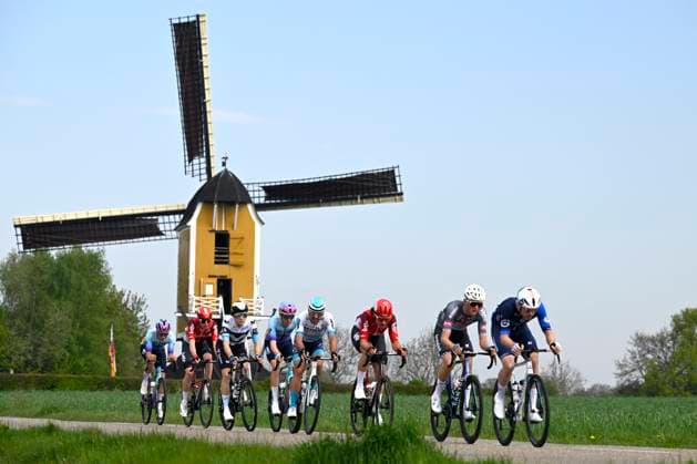 Amstel Gold Race 2025 cycling race VALKENBURG, THE NETHERLANDS - APRIL 20 : a rider of Groupama - Fdj leading the escape pack during the Men Elite UCI World Tour 59th Amstel Gold Race cycling race with start in Maastricht and finish in Valkenburg (255,9 km) on April 20, 2025 in Valkenburg, The Netherlands, 20 04 2025 ( Motordriver Kenny Verfaillie & Valkenburg The Netherlands  Copyright: xNicoxVereeckenx