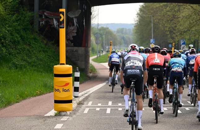 Amstel Gold Race 2025 cycling race VALKENBURG, THE NETHERLANDS - APRIL 20 : illustration picture showing the Boplan safety measurements during the Men Elite UCI World Tour 59th Amstel Gold Race cycling race with start in Maastricht and finish in Valkenburg (255,9 km) on April 20, 2025 in Valkenburg, The Netherlands, 20 04 2025 ( Motordriver Kenny Verfaillie & Valkenburg The Netherlands  Copyright: xNicoxVereeckenx