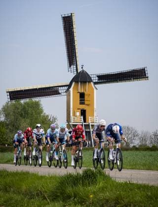 BEEK - The leading group passes the Sint-Hubertusmolen during the Amstel Gold Race 2025 in Beek. ANP VINCENT JANNINK Amstel Gold Race 2025 xVIxANPxSportx xxANPxIVx 524888273 originalFilename: 524888273.jpg