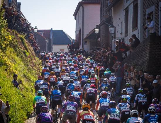 Ladies climb Maasberg during the Amstel Gold Race Maastricht to Valkenburg in ELSLOO, Netherlands on April 20, 2025, photo by Jules van Iperen EYE4images DeFodi Images