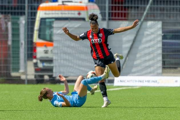 Ingolstadt, Germany 20 April 2025 2 BL Women 2024 2025 FC Ingolstadt 04 vs VfL Bochum In the picture from left in the duel Franziska Wenzel Bochum and Emma Kusch FCI MTV Stadion Bayern Copyright: xFotostandx xSchäferx