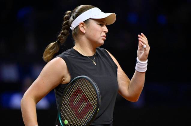 Jelena Ostapenko LAT disappointed Tennis Ladies Porsche Cup Porsche Tennis Grand Prix GP Stuttgart 2025 Porsche Arena 20 04 2024 DFL REGULATIONS PROHIBIT ANY USE OF PHOTOGRAPHS AS IMAGE SEQUENCES AND OR QUASI VIDEO Tennis Ladies Porsche Cup Porsche Tennis Grand Prix GP Stuttgart 2025