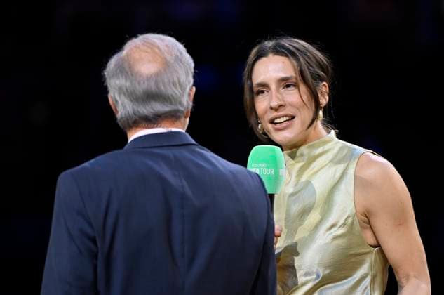 Presenter Andrea Petkovic in conversation Discussion with presenter Heinz Günthardt Tennis Ladies Porsche Cup Porsche Tennis Grand Prix GP Stuttgart 2025 Porsche Arena 20 04 2024 DFL REGULATES PROHIBIT ANY USE OF PHOTOGRAPHS AS IMAGE SEQUENCES AND OR QUASI VIDEO Tennis Ladies Porsche Cup Porsche Tennis Grand Prix GP Stuttgart 2025