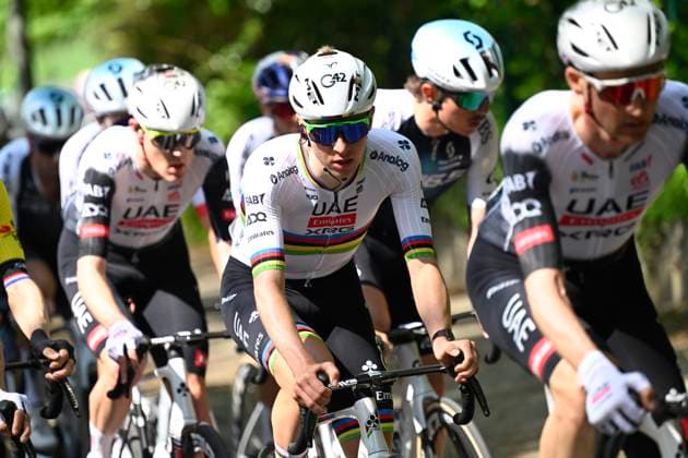 Amstel Gold Race 2025 cycling race VALKENBURG, THE NETHERLANDS - APRIL 20 : Pogacar Tadej (SLO) of UAE Team Emirates during the Men Elite UCI World Tour 59th Amstel Gold Race cycling race with start in Maastricht and finish in Valkenburg (255,9 km) on April 20, 2025 in Valkenburg, The Netherlands, 20 04 2025 ( Motordriver Kenny Verfaillie & Valkenburg The Netherlands  Copyright: xNicoxVereeckenx
