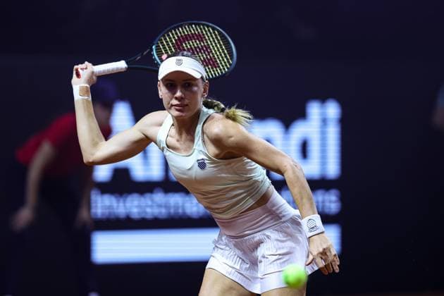 In the picture Ekaterina Alexandrova semi-final Ekaterina Alexandrova vs Jelena Ostapenko LAT GER, Porsche Tennis Grand Prix GP Stuttgart 2025, WTA500, 20 04 2025 GER, Porsche Tennis Grand Prix GP Stuttgart 2025, WTA500, 20 04 2025 Stuttgart Copyright: xEibner-Pressefoto RogerxBuerkex EP