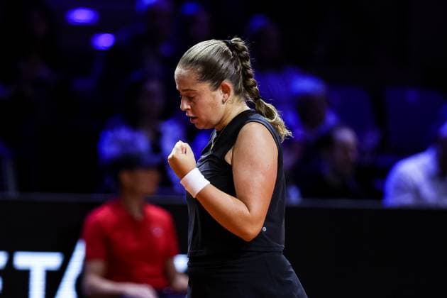 In the picture Jelena Ostapenko semi-final Ekaterina Alexandrova vs Jelena Ostapenko LAT GER, Porsche Tennis Grand Prix GP Stuttgart 2025, WTA500, 20 04 2025 GER, Porsche Tennis Grand Prix GP Stuttgart 2025, WTA500, 20 04 2025 Stuttgart Copyright: xEibner-Pressefoto RogerxBuerkex EP