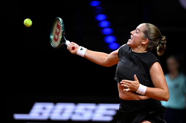 Jelena Ostapenko LAT Action Tennis Womens Porsche Cup Porsche Tennis Grand Prix GP Stuttgart 2025 Porsche Arena 20 04 2024 DFL REGULATIONS PROHIBIT ANY USE OF PHOTOGRAPHS AS IMAGE SEQUENCES AND OR QUASI VIDEO Tennis Womens Porsche Cup Porsche Tennis Grand Prix GP Stuttgart 2025