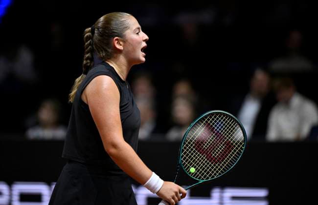 Jelena Ostapenko LAT Gesture Gesture Tennis Womens Porsche Cup Porsche Tennis Grand Prix GP Stuttgart 2025 Porsche Arena 20 04 2024 DFL REGULATIONS PROHIBIT ANY USE OF PHOTOGRAPHS AS IMAGE SEQUENCES AND OR QUASI VIDEO Tennis Womens Porsche Cup Porsche Tennis Grand Prix GP Stuttgart 2025