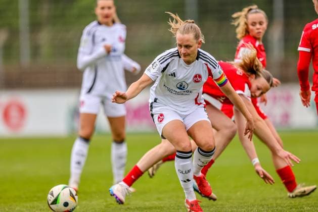 GER, Freiburg, SC Freiburg II vs FC Nürnberg, 2 Frauen Bundesliga, Fußball, DFB, Spielzeit 2024 2025, Möslestadion, 22 Spieltag, im Bild Luisa Guttenberger FC Nürnberg 4 DFB DFL REGULATIONS PROHIBIT ANY USE OF PHOTOGRAPHS AS IMAGE SEQUENCES AND OR QUASI VIDEO, 20 04 2025, Copyright: HMBxMedia HendrikxHamelau