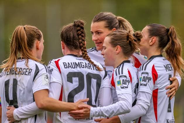 GER, Freiburg, SC Freiburg II vs FC Nürnberg, 2 Frauen Bundesliga, Fußball, DFB, Spielzeit 2024 2025, Möslestadion, 22 Spieltag, im Bild v l Nastassja Lein FC Nürnberg 24 scores the 1 0 goal for Nürnberg after an assist from Jacqueline Baumgärtel FC Nürnberg 20 and cheers with the team DFB DFL REGULATIONS PROHIBIT ANY USE OF PHOTOGRAPHS AS IMAGE SEQUENCES AND OR QUASI VIDEO, 20 04 2025, Copyright: HMBxMedia HendrikxHamelau