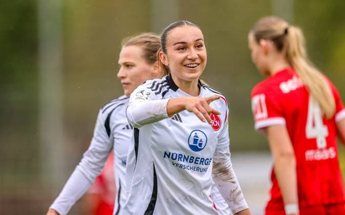GER, Freiburg, SC Freiburg II vs FC Nürnberg, 2 Frauen Bundesliga, Fußball, DFB, Spielzeit 2024 2025, Möslestadion, 22 Spieltag, im Bild v l Nastassja Lein FC Nürnberg 24 scores the 1-0 goal for Nuremberg after an assist from Jacqueline Baumgärtel FC Nürnberg 20 and celebrates with the team, with Medina DeÅ¡ić FC Nürnberg 10 DFB DFL REGULATIONS PROHIBIT ANY USE OF PHOTOGRAPHS AS IMAGE SEQUENCES AND OR QUASI VIDEO, 20 04 2025, Copyright: HMBxMedia HendrikxHamelau