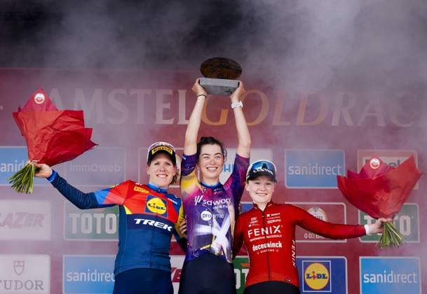 VALKENBURG - Ellen van Dijk (Netherlands), Mischa Bredewold (Netherlands) and Puck Pieterse (Netherlands) on the podium after the women s edition of the 2025 Amstel Gold Race for women in Valkenburg. ANP MARCEL VAN HOORN Amstel Gold Race 2025 xVIxANPxSportx xxANPxIVx 524895591 originalFilename: 524895591.jpg