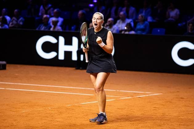 In the picture Jelena Ostapenko defeats Ekaterina Alexandrova with a clenched fist and victory cry Semi-final Ekaterina Alexandrova vs Jelena Ostapenko LAT GER, Porsche Tennis Grand Prix GP Stuttgart 2025, WTA500, 20 04 2025 GER, Porsche Tennis Grand Prix GP Stuttgart 2025, WTA500, 20 04 2025 Stuttgart Copyright: xEibner-Pressefoto RogerxBuerkex EP