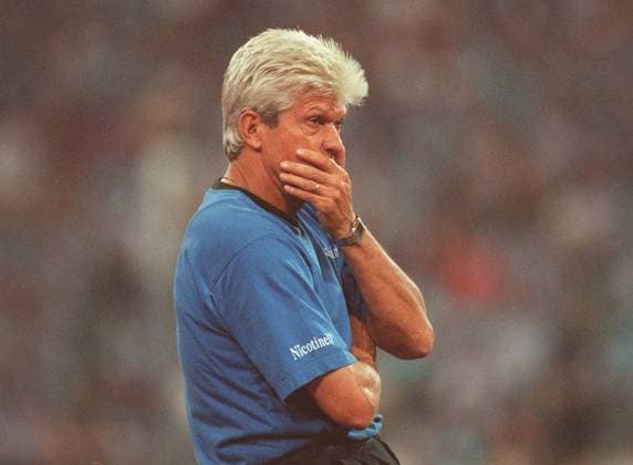 ARCHIVE PHOTO Werner Lorant has died at the age of 76 SN21099915SP jpg Soccer Bundesliga Werner LORANT, Germany, coach TSV 1860 Muenchen, has one hand over his mouth, looks shocked, skeptical, half-figure, landscape format