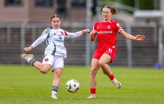 GER, Freiburg, SC Freiburg II vs FC Nürnberg, 2 Frauen Bundesliga, Fußball, DFB, Spielzeit 2024 2025, Möslestadion, 22 Spieltag, im Bild v l Marina Scholz FC Nürnberg 7 , Nora Scherer SC Freiburg II 11 DFB DFL REGULATIONS PROHIBIT ANY USE OF PHOTOGRAPHS AS IMAGE SEQUENCES AND OR QUASI VIDEO, 20 04 2025, Copyright: HMBxMedia HendrikxHamelau