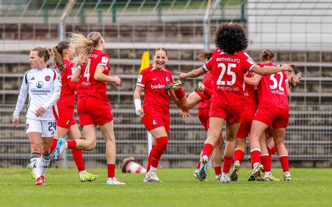 GER, Freiburg, SC Freiburg II vs FC Nürnberg, 2 Frauen Bundesliga, Fußball, DFB, Spielzeit 2024 2025, Möslestadion, 22 Spieltag, im Bild Freiburg erzielt das Tor zum 2 1 und jubiliert DFB DFL REGULATIONS PROHIBIT ANY USE OF PHOTOGRAPHS AS IMAGE SEQUENCES AND OR QUASI VIDEO, 20 04 2025, Copyright: HMBxMedia HendrikxHamelau