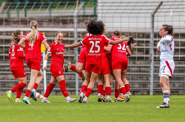 GER, Freiburg, SC Freiburg II vs FC Nürnberg, 2 Frauen Bundesliga, Fußball, DFB, Spielzeit 2024 2025, Möslestadion, 22 Spieltag, im Bild Freiburg erzielt das Tor zum 2 1 und jubiliert DFB DFL REGULATIONS PROHIBIT ANY USE OF PHOTOGRAPHS AS IMAGE SEQUENCES AND OR QUASI VIDEO, 20 04 2025, Copyright: HMBxMedia HendrikxHamelau
